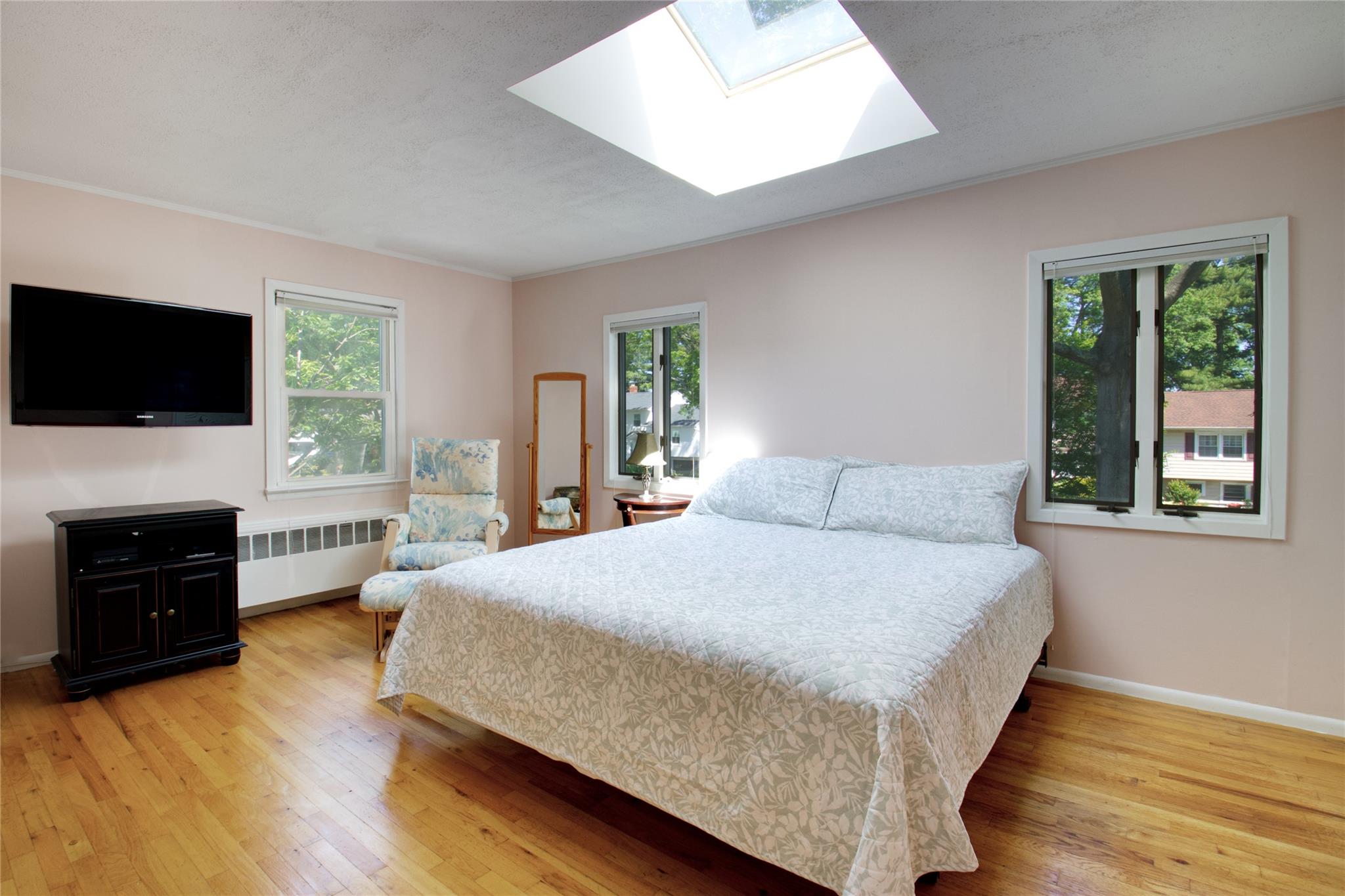 172 Brook Street, Garden City, New York image 15