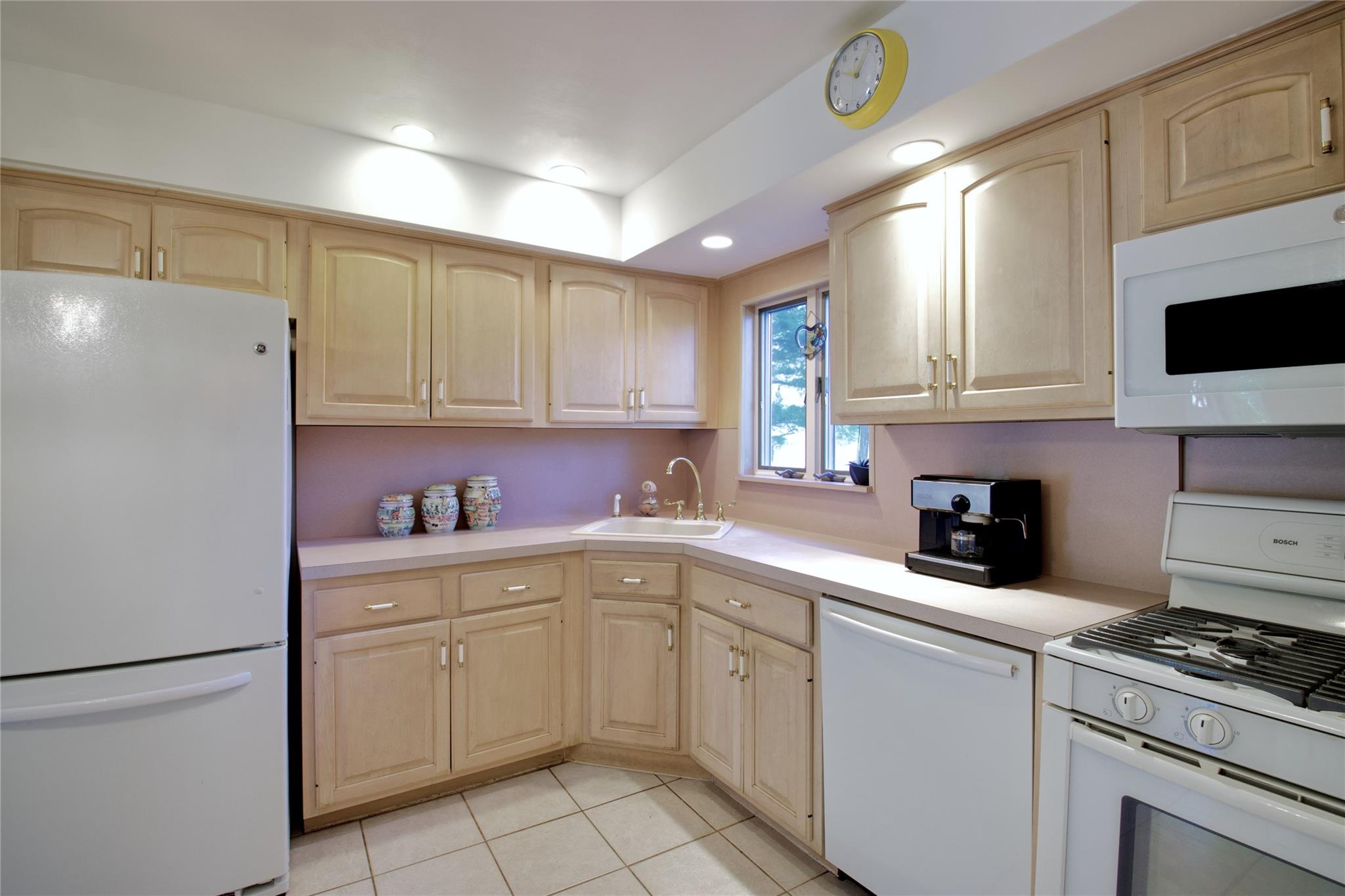 172 Brook Street, Garden City, New York image 9