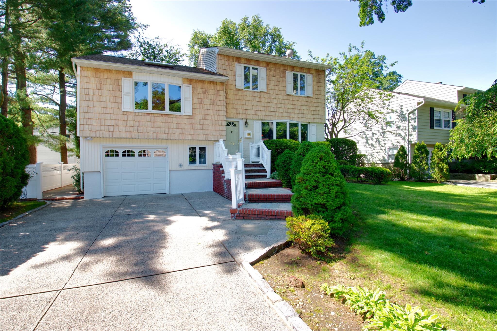 172 Brook Street, Garden City, New York image 3