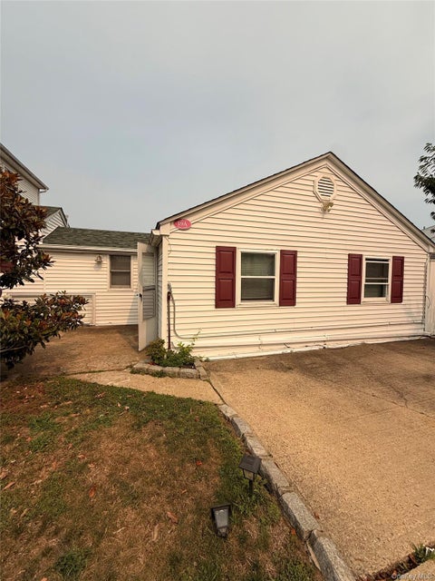 Apartment For Rent - 19 Nassau Avenue #A<br/> Suffolk County, West Babylon, NY 11704