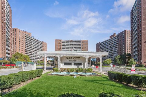 Photo of 61-15 98th Street #H16, Rego Park, NY 11374 (MLS # 926208)