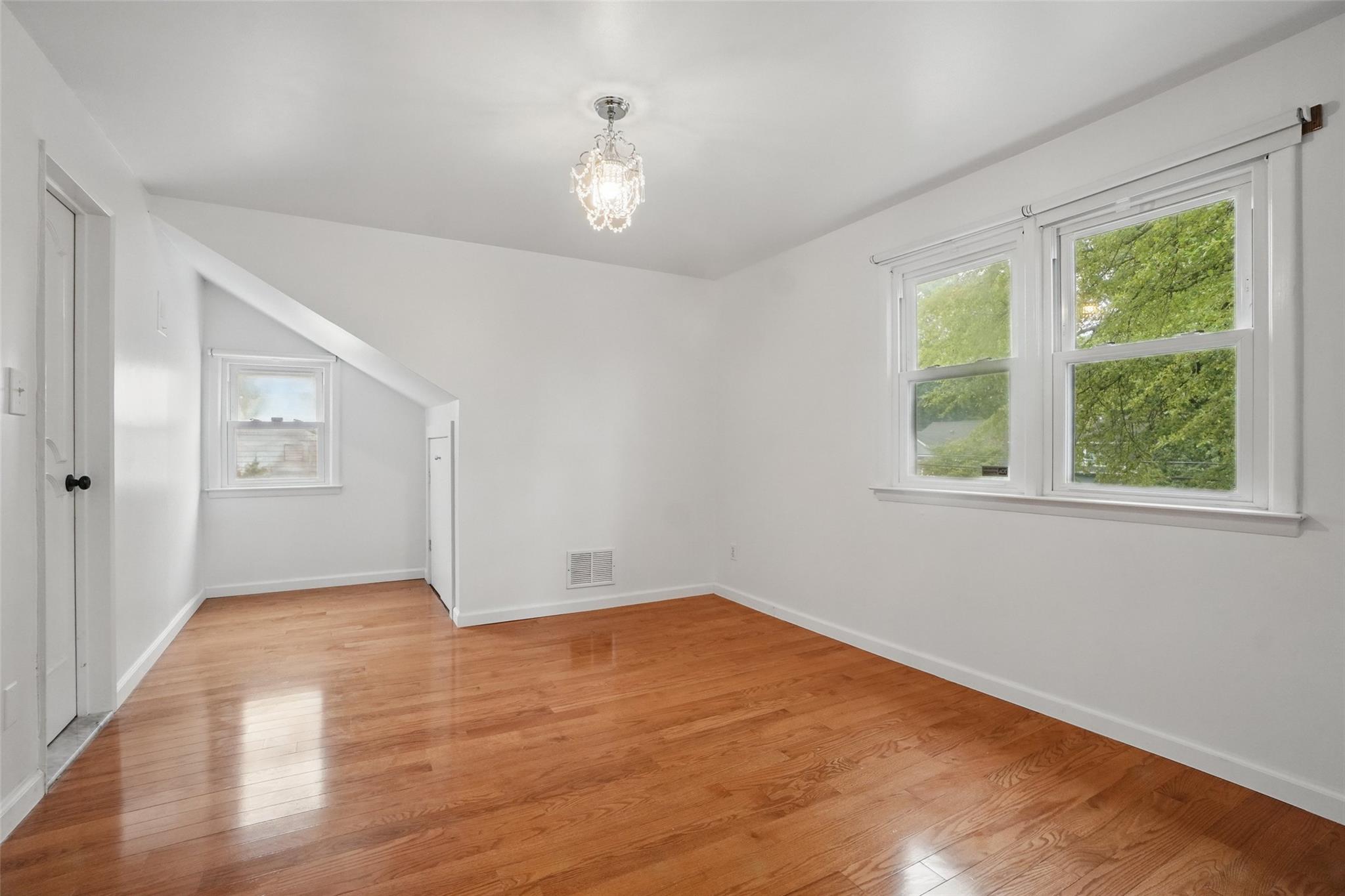 53 Seton Drive, New Rochelle, New York image 24