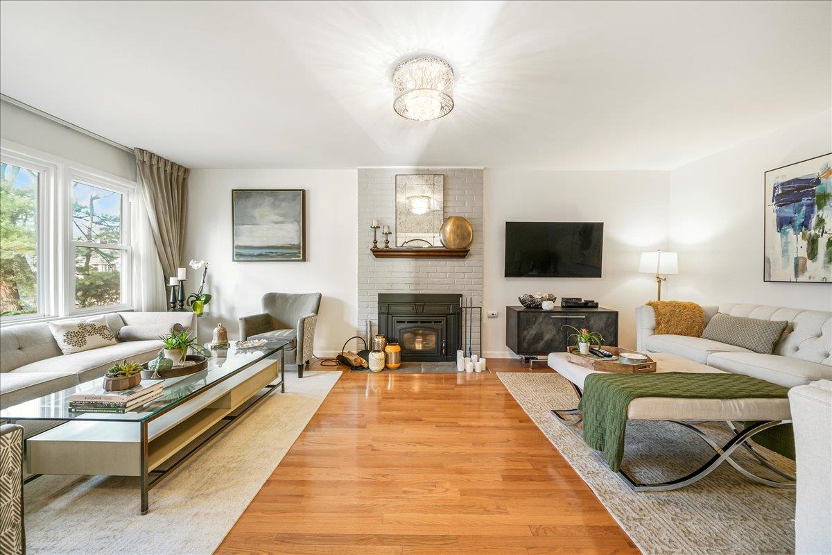 53 Seton Drive, New Rochelle, New York image 2