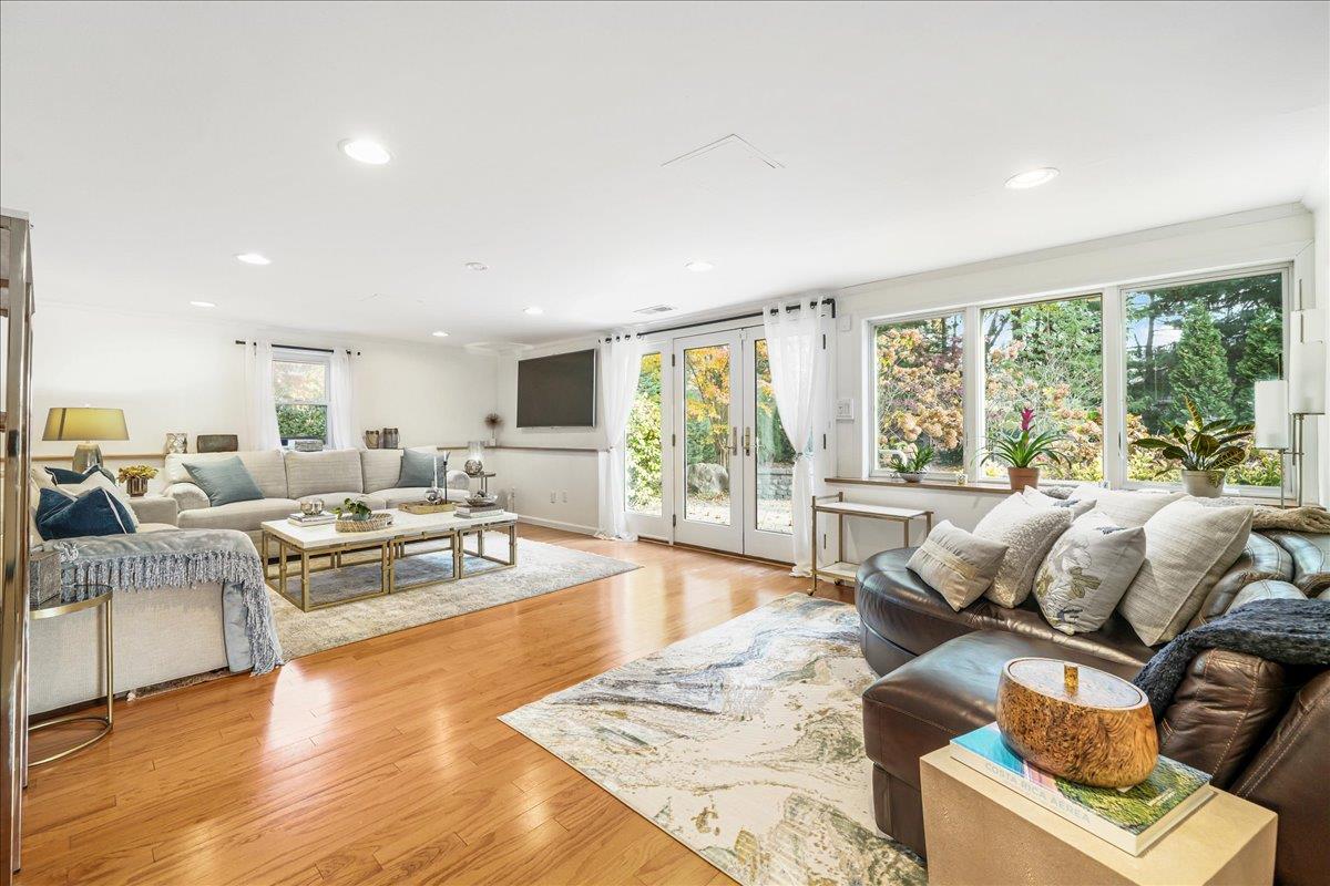 53 Seton Drive, New Rochelle, New York image 30