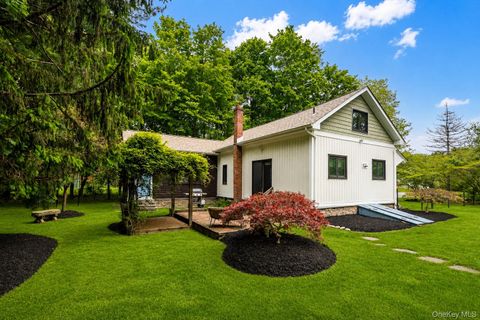 Homes For Sale - 4 Clove Branch Road<br/> Dutchess County, Hopewell Junction, NY 12533