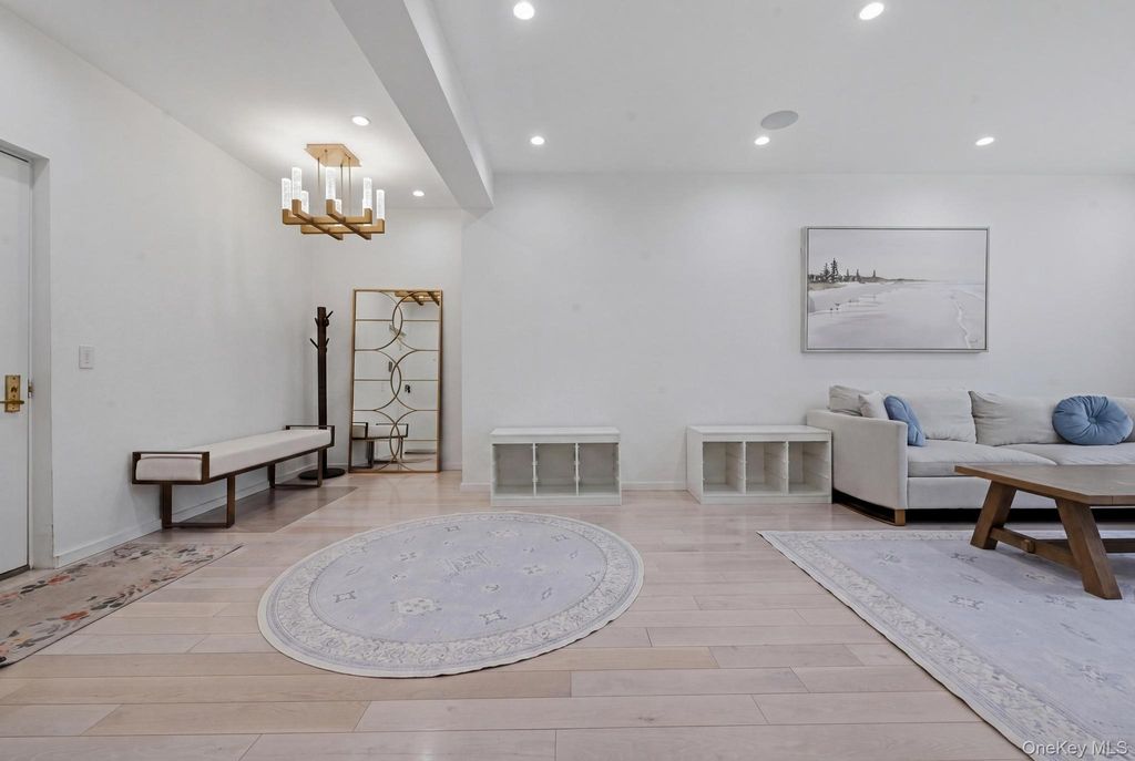 Photo of 1500 Ocean Parkway #1A, Brooklyn, NY 11230 (MLS # 992149)