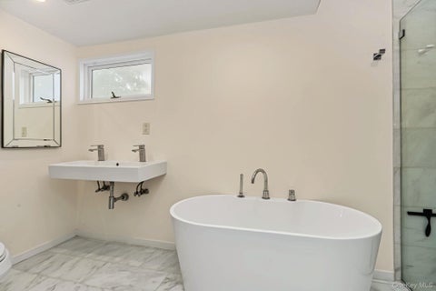Tiny photo for 4 Leatherstocking Lane, Mamaroneck, NY 10543 (MLS # 1029901)