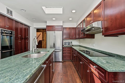 Tiny photo for 4 Leatherstocking Lane, Mamaroneck, NY 10543 (MLS # 1029901)