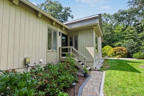 Tiny photo for 4 Leatherstocking Lane, Mamaroneck, NY 10543 (MLS # 1029901)