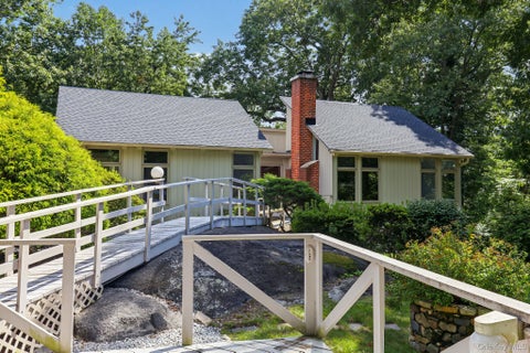 Tiny photo for 4 Leatherstocking Lane, Mamaroneck, NY 10543 (MLS # 1029901)