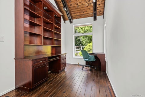 Tiny photo for 4 Leatherstocking Lane, Mamaroneck, NY 10543 (MLS # 1029901)
