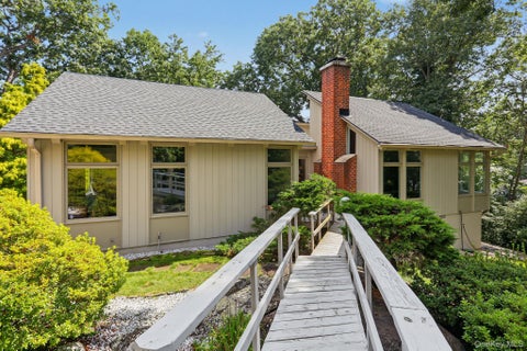 Tiny photo for 4 Leatherstocking Lane, Mamaroneck, NY 10543 (MLS # 1029901)