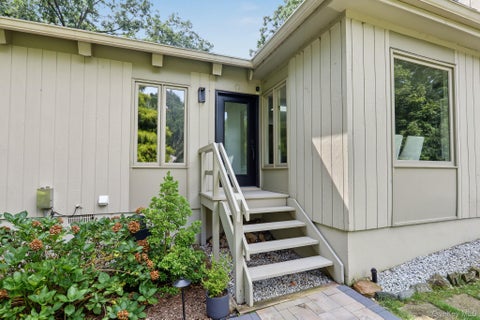Photo for 4 Leatherstocking Lane, Mamaroneck, NY 10543 (MLS # 1029901)