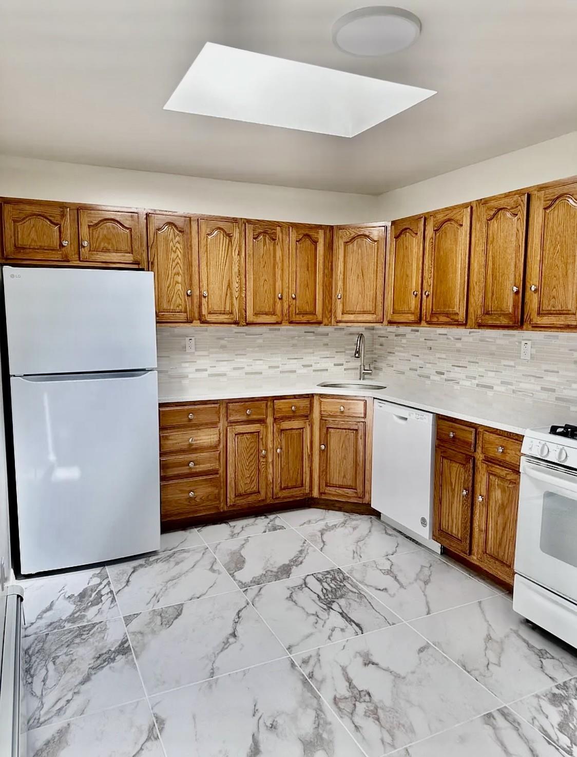 338 Balcom Avenue, Bronx, New York image 2