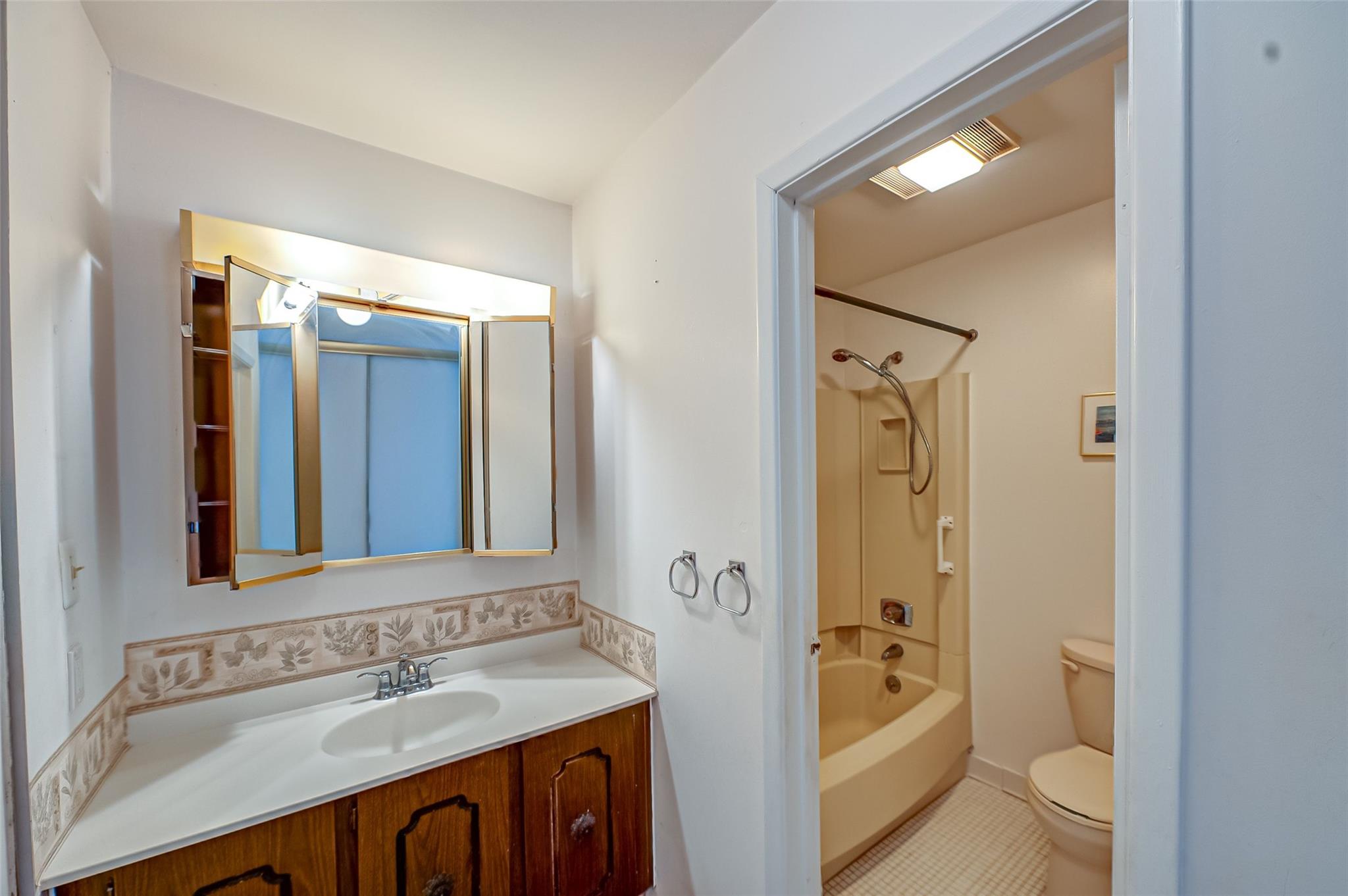 1204 Gotham Drive #1204, Saint James, New York image 8