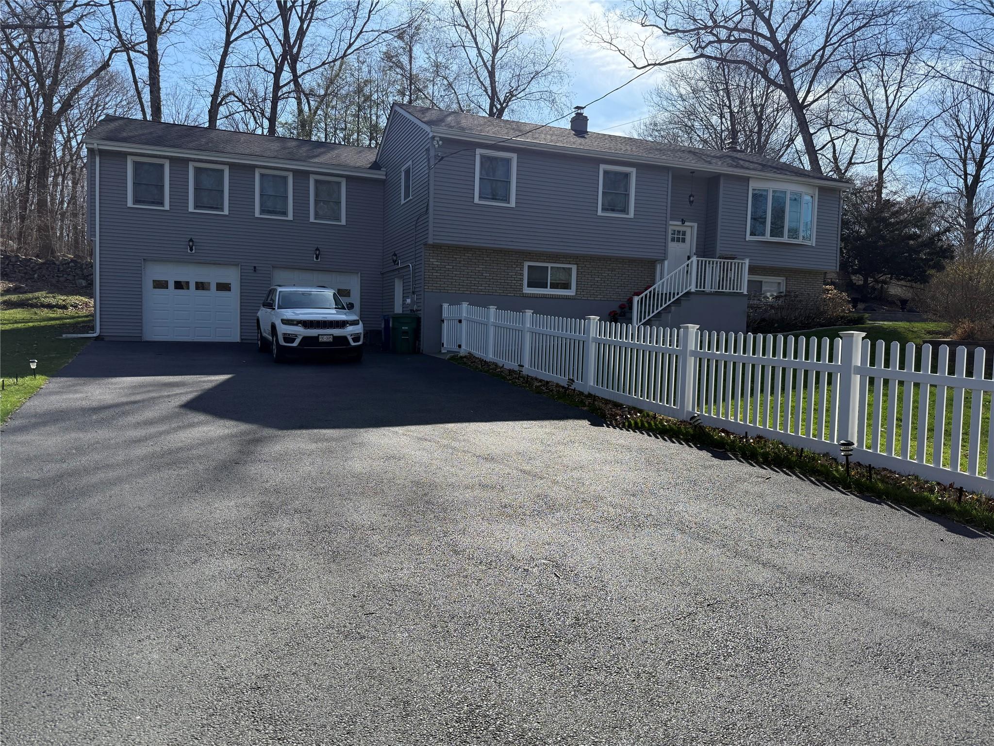 581 Wood Road, Mahopac, New York image 1