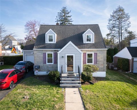 Photo of 12 Maywood Avenue, Port Chester, NY 10573 (MLS # 987114)