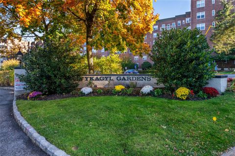 Homes For Sale - 1273 North Avenue #7/2G<br/> New Rochelle, NY 10804