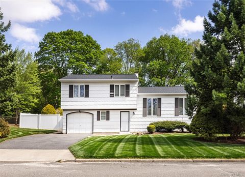 Photo of 7 Mount McKinley Avenue, Farmingville, NY 11738 (MLS # 976053)