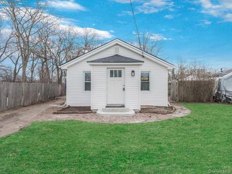 Photo of 73C River Avenue, Patchogue, NY 11772 (MLS # 975823)