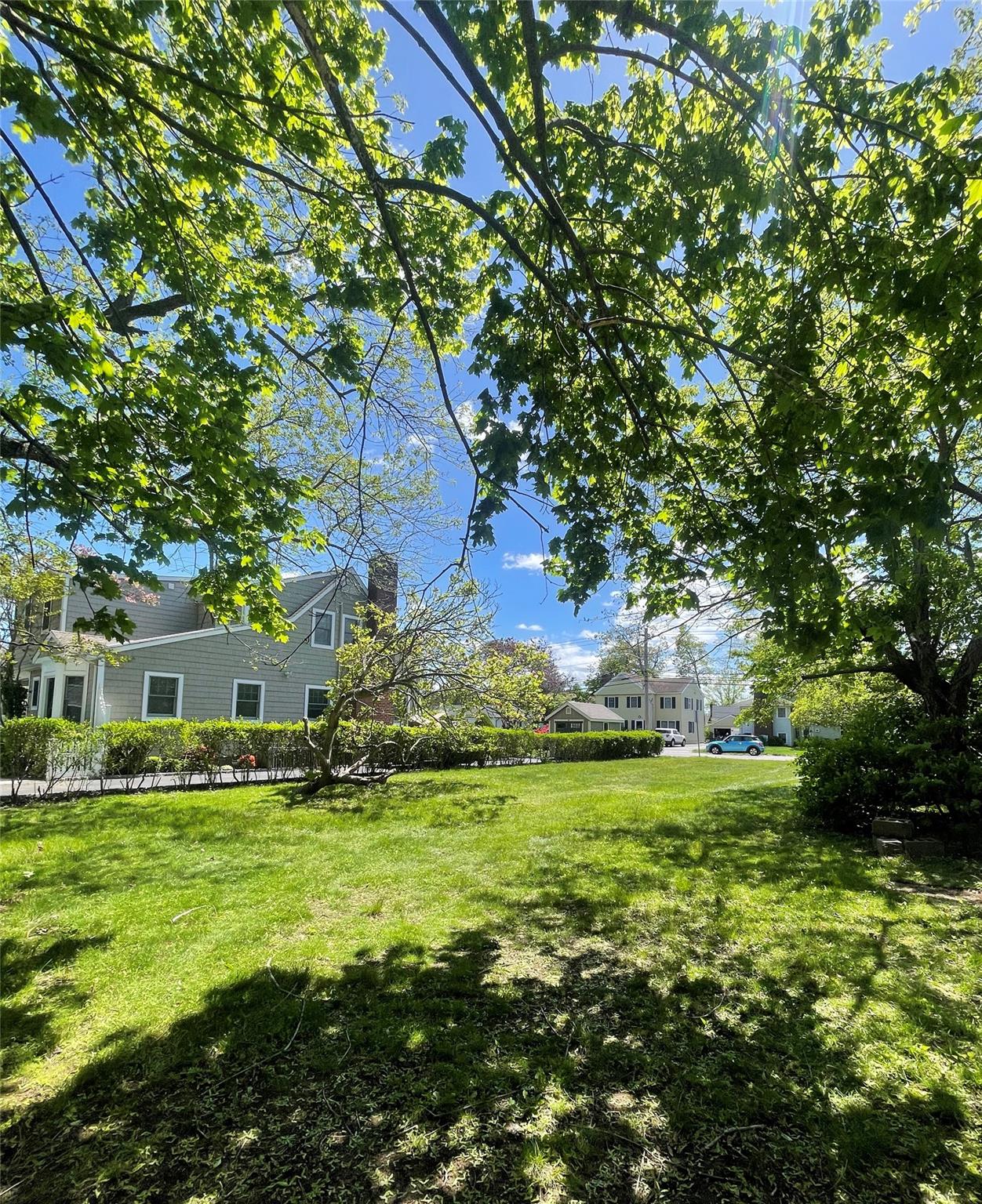 Sunset Road, Bay Shore, New York image 5
