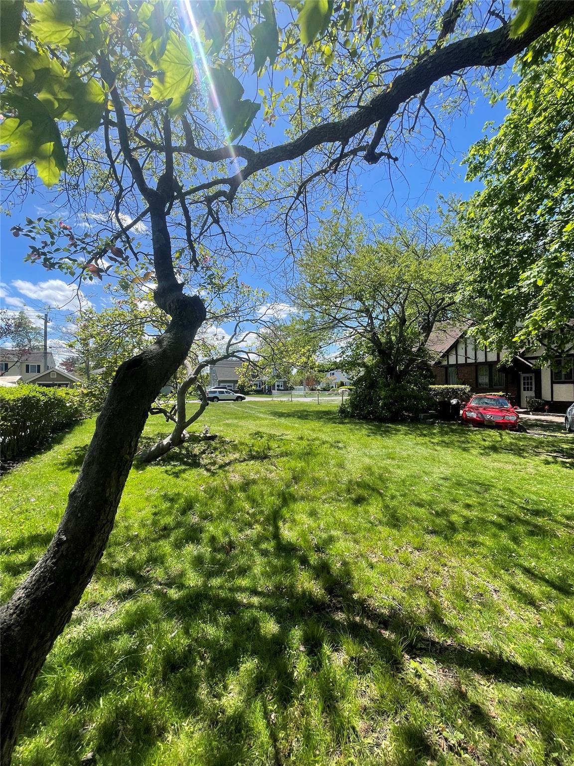 Sunset Road, Bay Shore, New York image 6