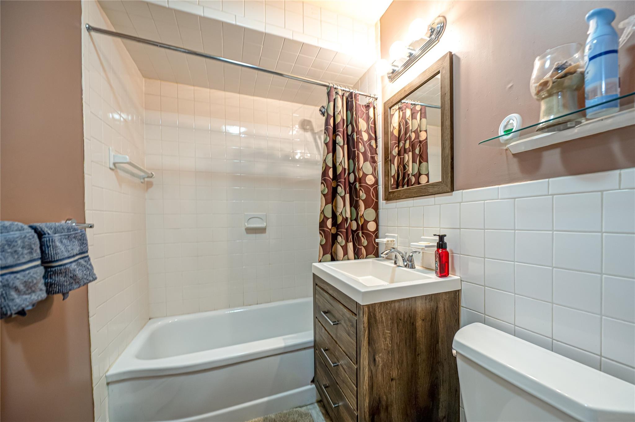 46 Stone Lane, Levittown, New York image 11