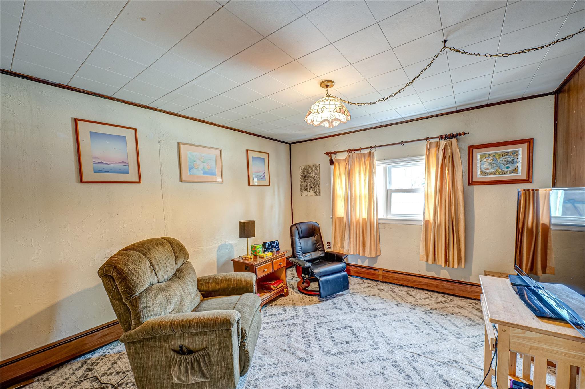46 Stone Lane, Levittown, New York image 9