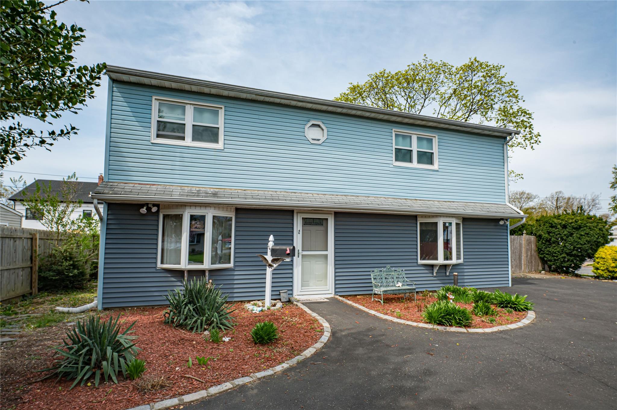 46 Stone Lane, Levittown, New York image 1
