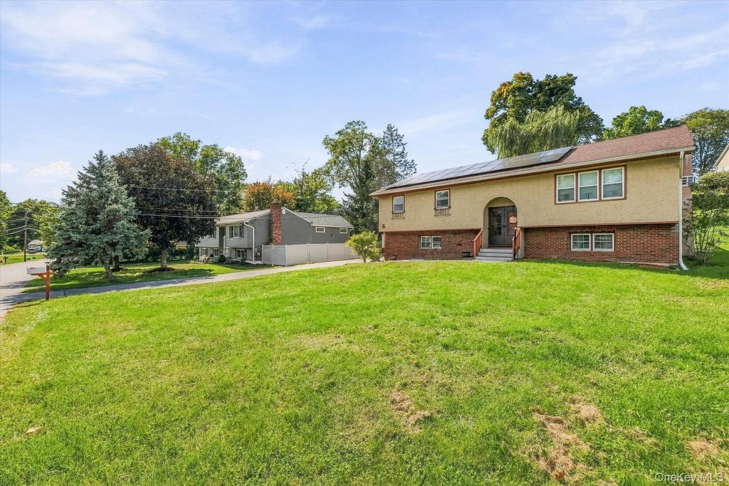 Photo of 5 Bird Lane, Poughkeepsie, NY 12603 (MLS # 1055735)
