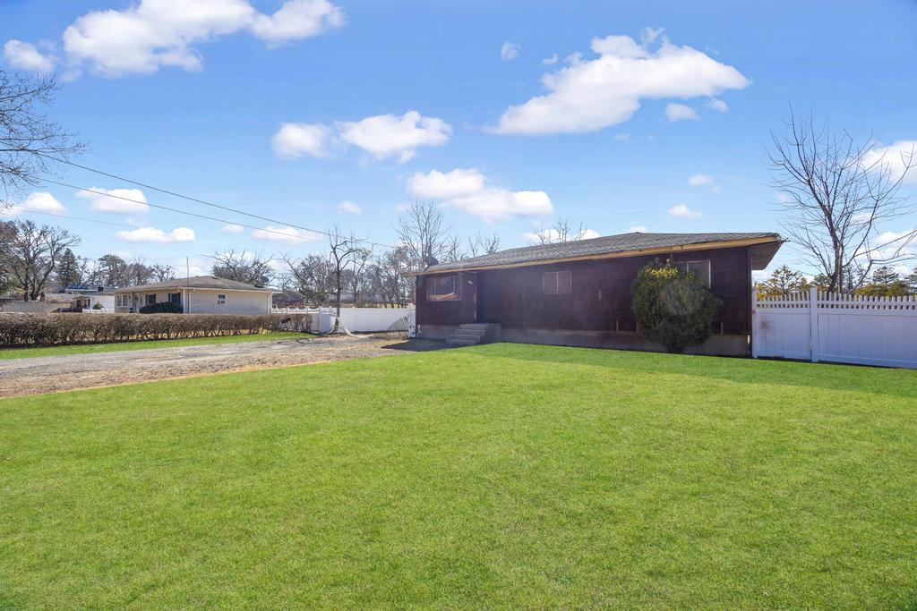 1068 Connetquot Avenue, Central Islip, New York image 2