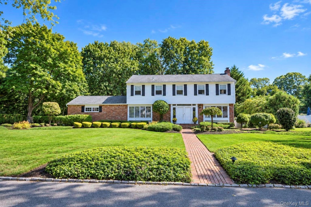 Photo of 28 S Lot Road, Smithtown, NY 11787 (MLS # 1053324)