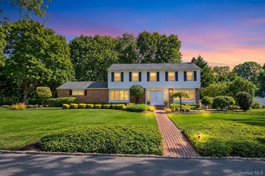 Photo of 28 S Lot Road, Smithtown, NY 11787 (MLS # 1053324)