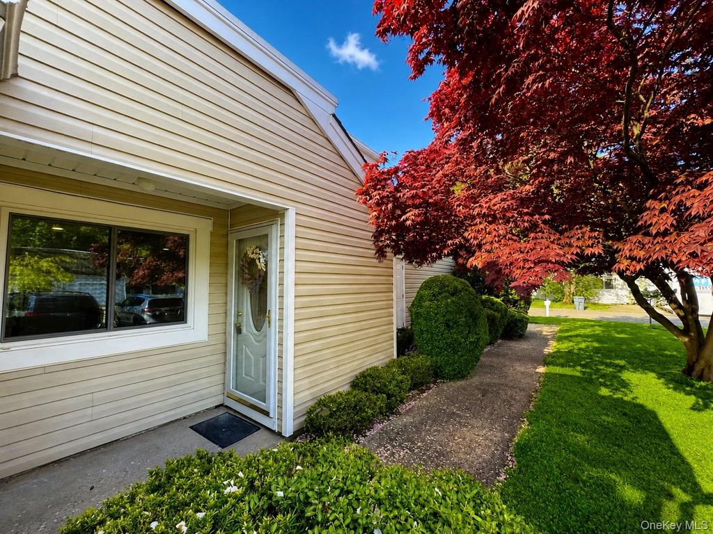 Photo of 607 Cabot Court, Saint James, NY 11780 (MLS # 994244)