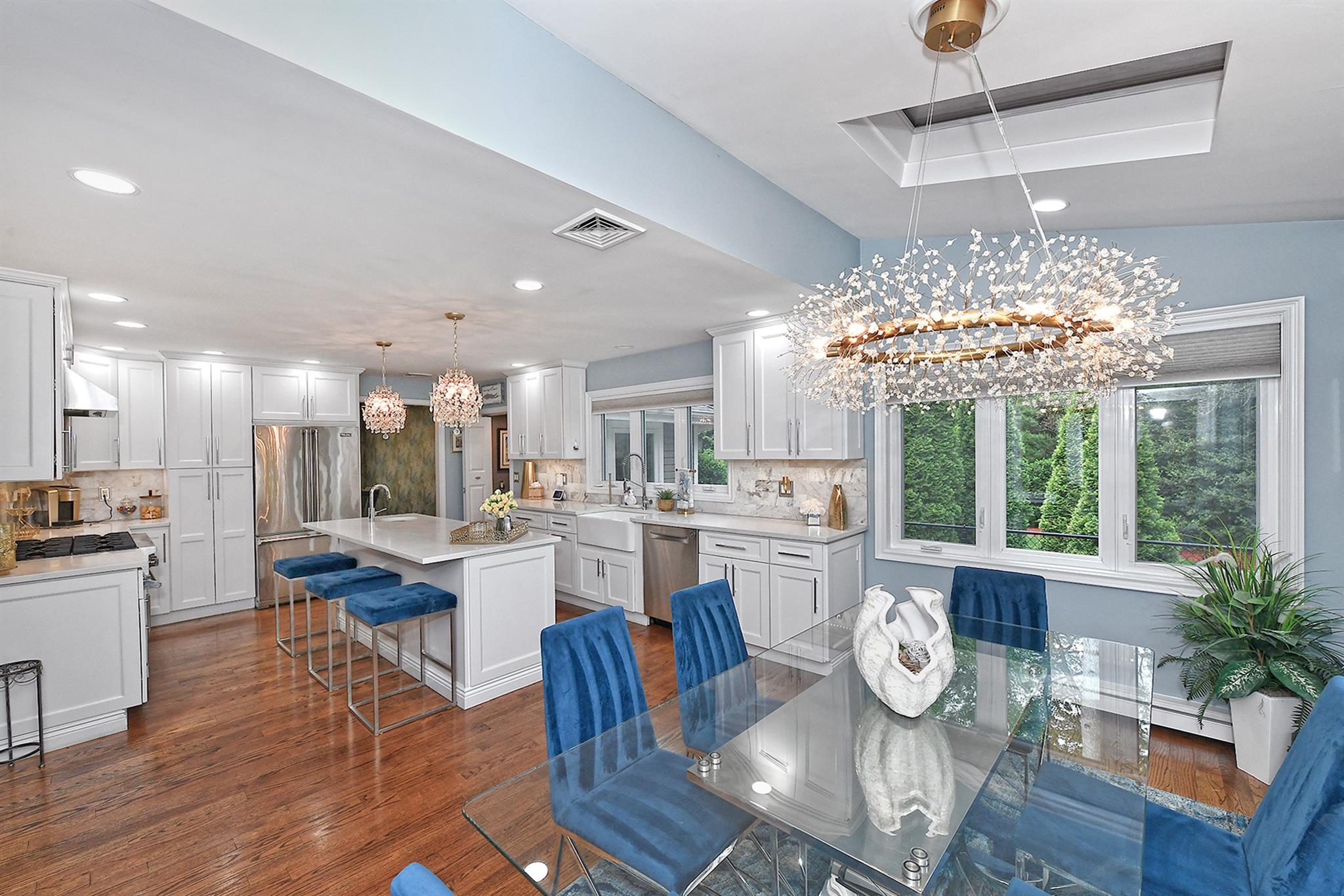 47 Wilmington Drive, Melville, New York image 6