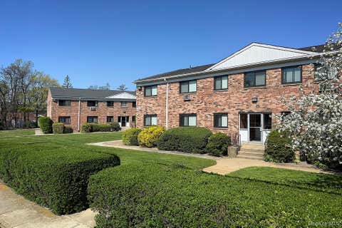 Apartment For Rent - 405 East Main Street #03<br/> Bay Shore, NY 11706