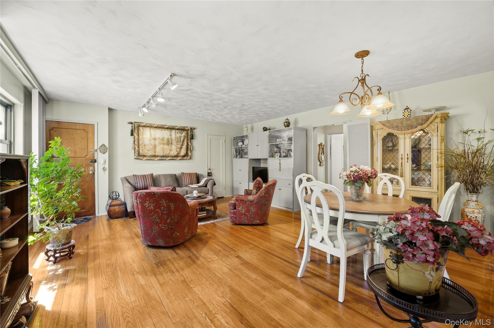 2120 202 Street 1-189