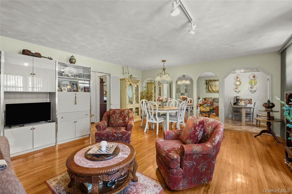 Photo of 2120 202 Street #1-189, Bayside, NY 11360 (MLS # 992748)