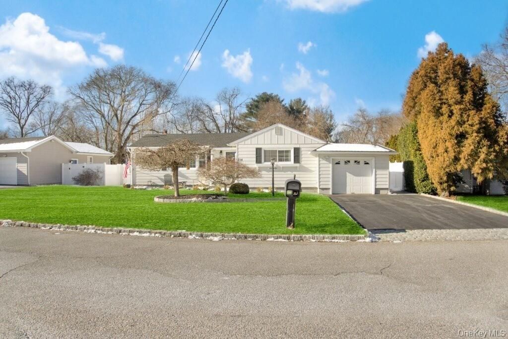 Photo of 214 Avenue A, Ronkonkoma, NY 11779 (MLS # 958398)