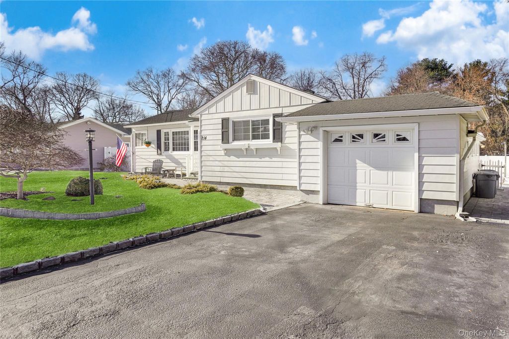 Photo of 214 Avenue A, Ronkonkoma, NY 11779 (MLS # 958398)