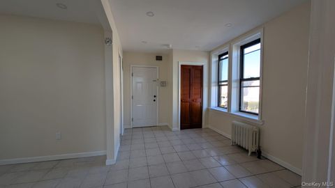 Apartment For Rent - 214-85 Jamaica Avenue #2F<br/> Queens County, Queens Village, NY 11428