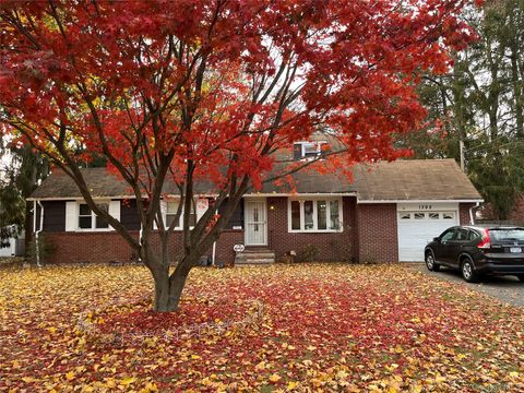 Photo of 1392 Manor Lane, Bay Shore, NY 11706 (MLS # 936173)