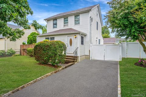 34 Frost Pond Road Glen Cove NY 11542