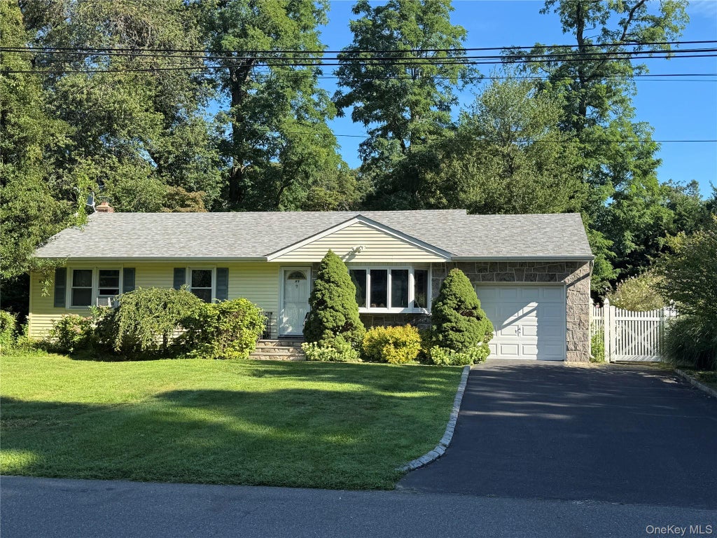 Photo of 89 E 25th Street, Huntington Station, NY 11746 (MLS # 1043136)