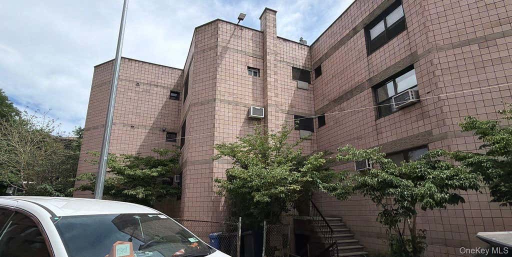 Photo of 72 Clove Road #76-2, Brooklyn, NY 11225 (MLS # 1019525)