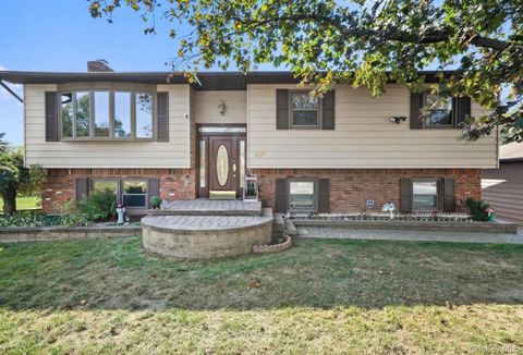 Photo of 8 Badami Drive, Middletown, NY 10941 (MLS # 961763)