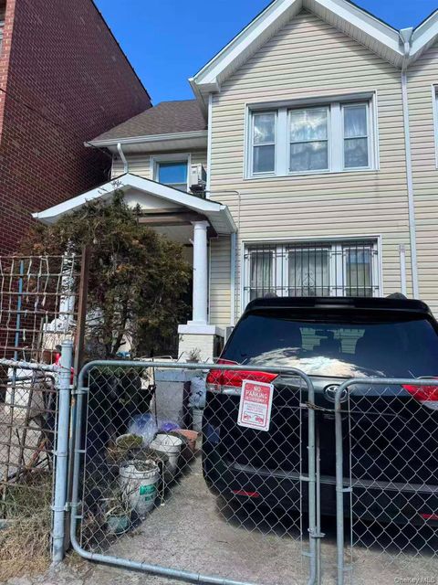Photo of 4131 Hampton Street, Elmhurst, NY 11373 (MLS # 972681)