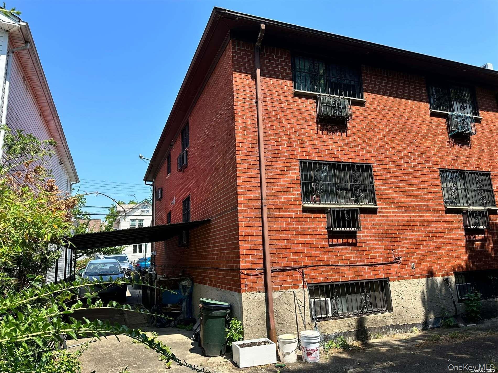137-38 Kalmia Avenue