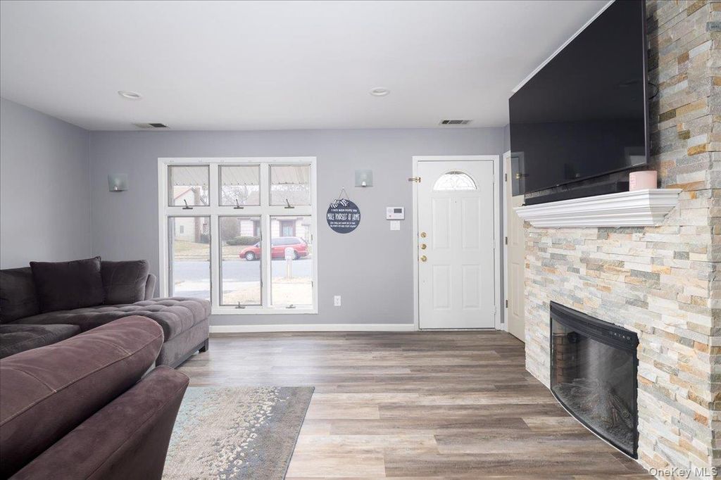 Photo of 843 Greenbelt Parkway W, Holbrook, NY 11741 (MLS # 976630)