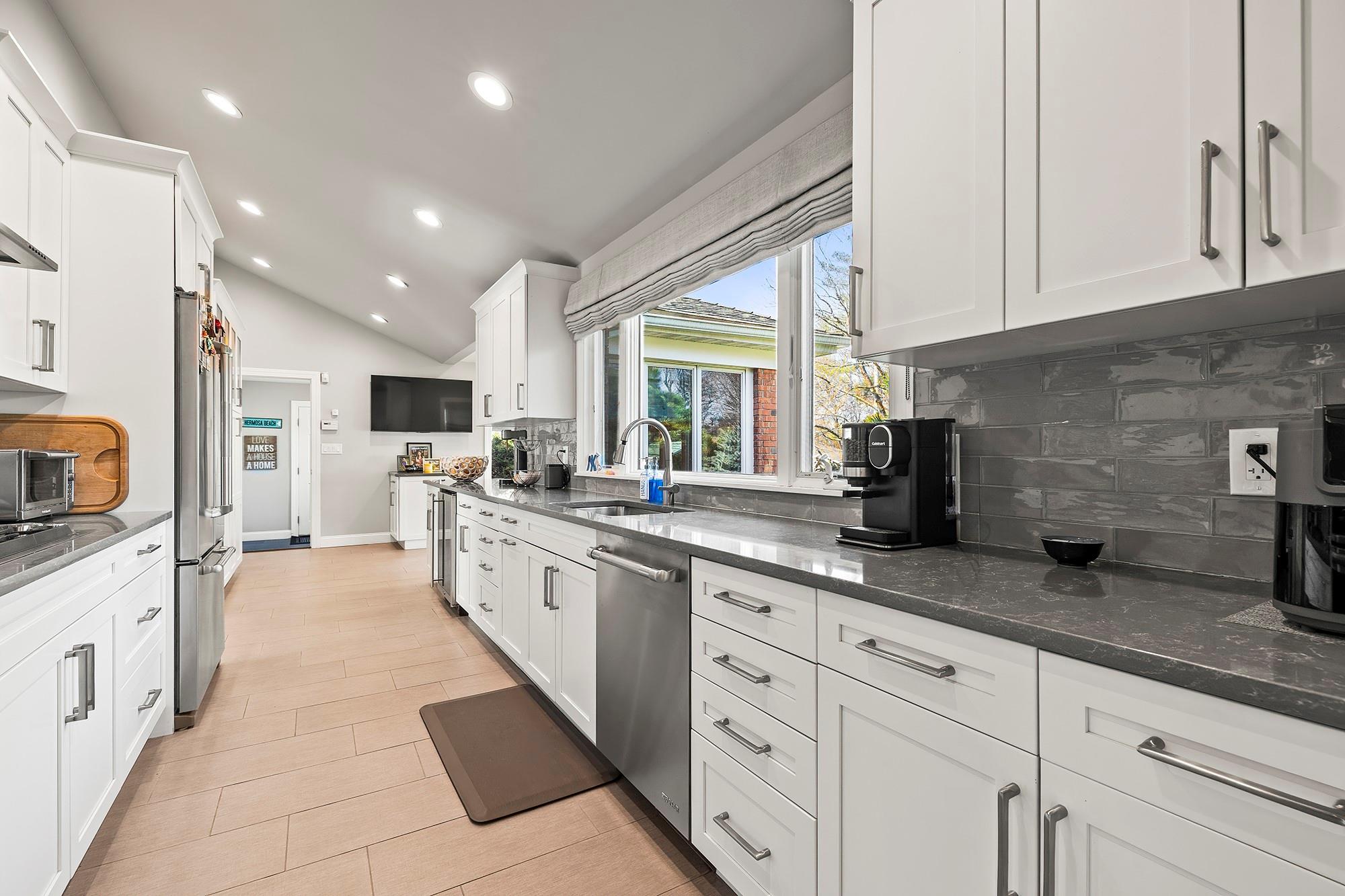104 Country Ridge Drive, Rye Brook, New York image 17